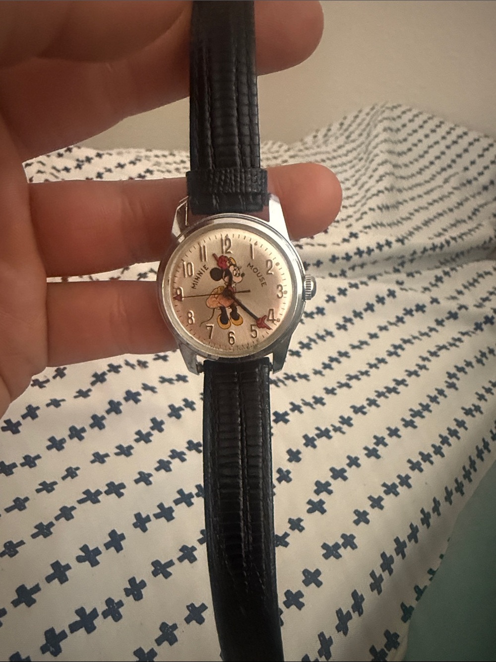Disney Minnie Mouse Black Strap Silver Dial Wristwatch